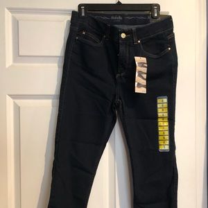 NWT Rafaella sz 8 Weekend Comfort Skinny Jeans.
